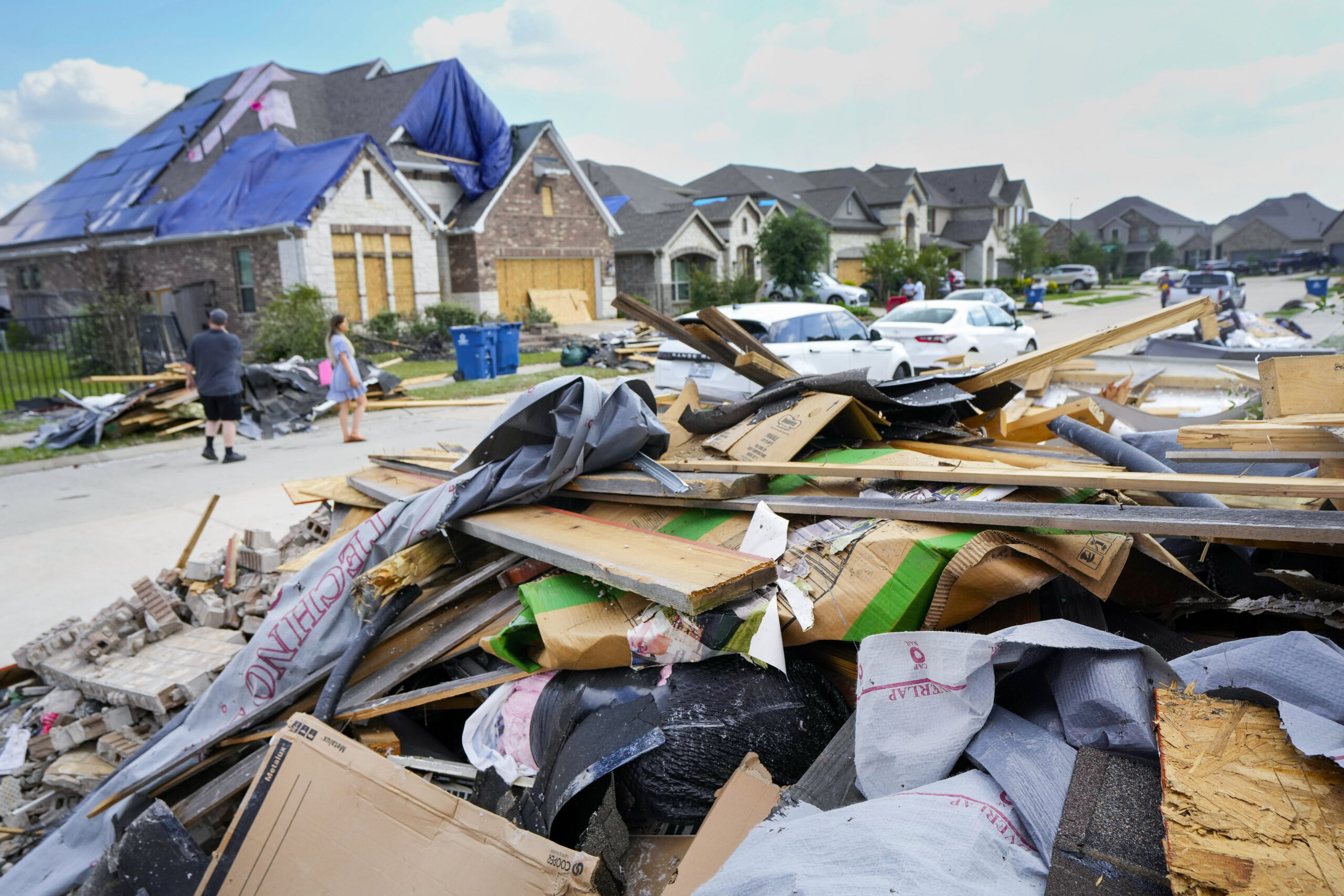 Storms damage homes, trees, vehicles in Oklahoma and Kansas; multiple ...